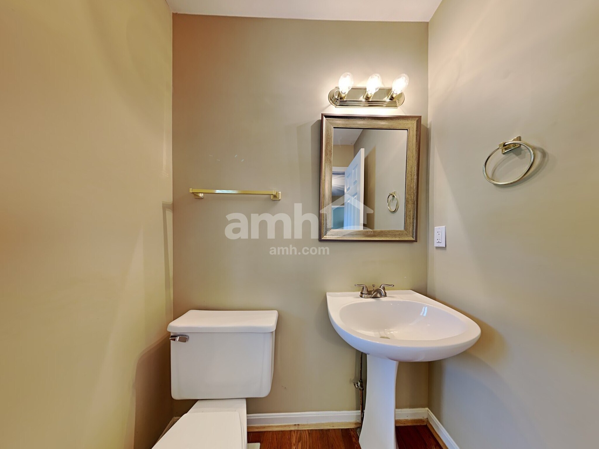 Building Photo - 823 Wingate Dr