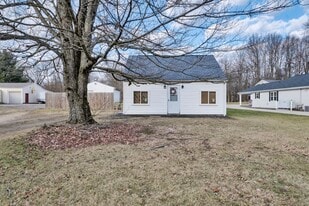 Building Photo - 4450 Cynthia Dr