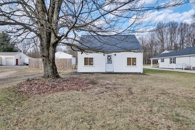 Building Photo - 4450 Cynthia Dr