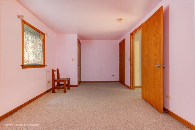 Building Photo - 69 N Lambert Rd
