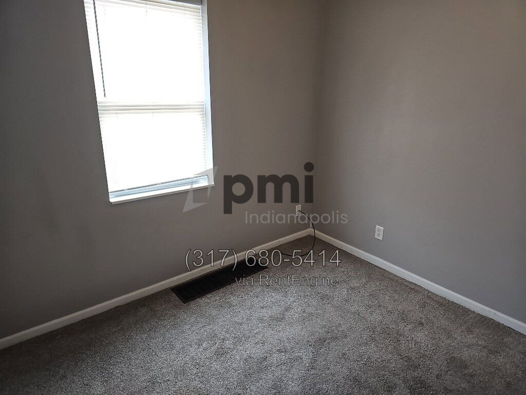 Building Photo - 112 Adler St