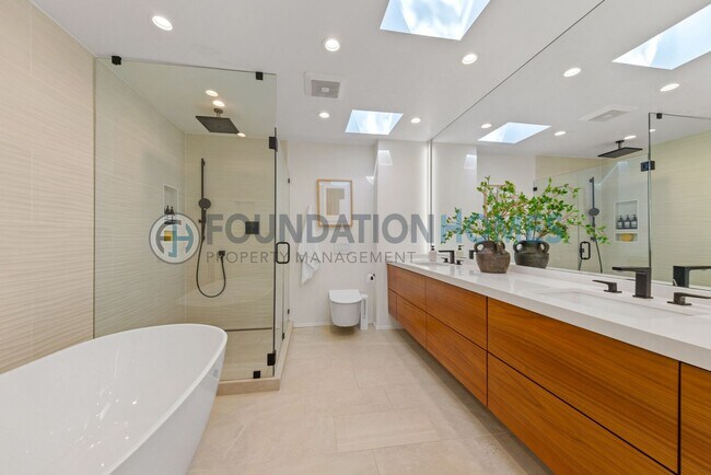 Building Photo - Gated Tiburon Bayfront Estate | Sweeping Bay Views & Pool - FOUNDATION