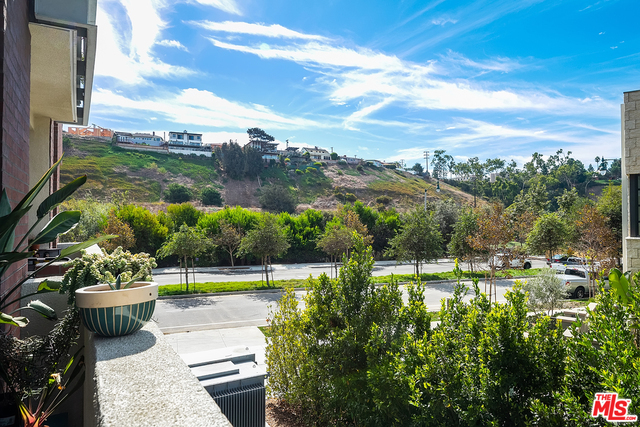 Building Photo - 12655 Bluff Creek Dr