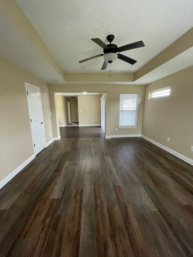 Building Photo - Home Sweet HOME!