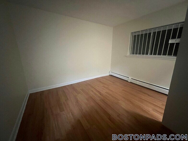 Building Photo - 75 Gardner St