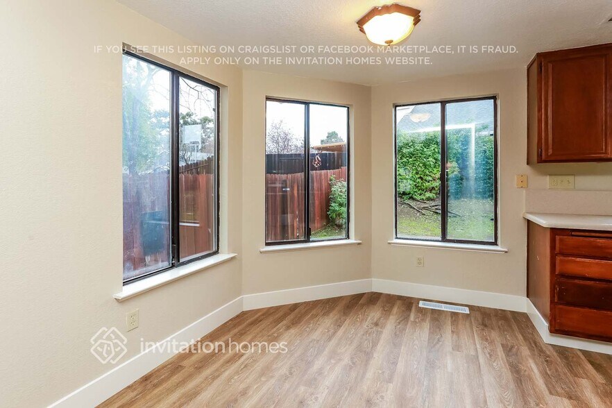 Building Photo - 2592 Clipper Ln