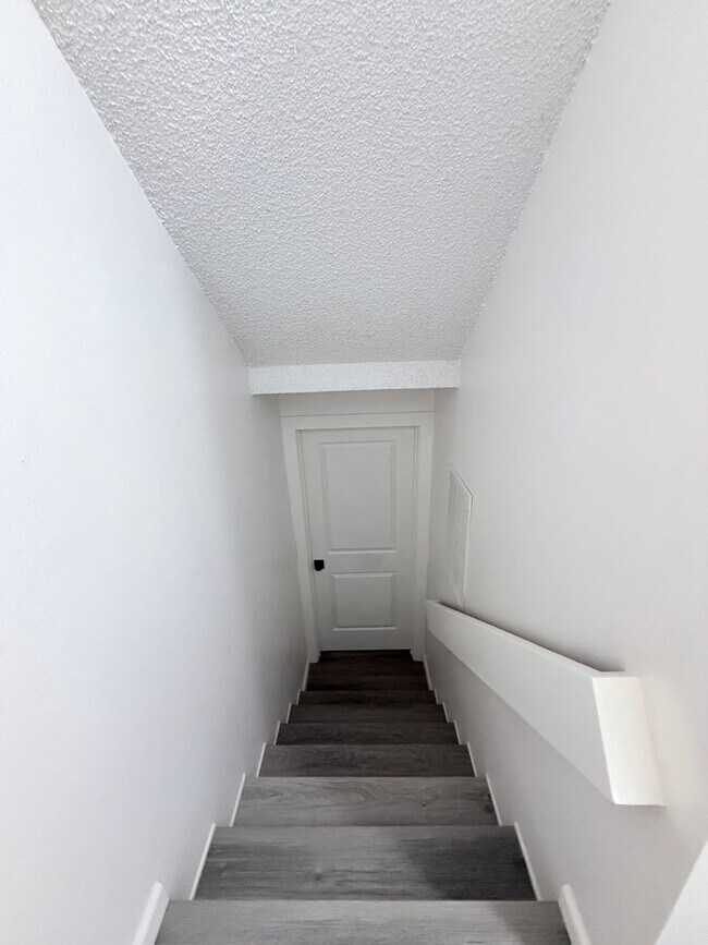 Building Photo - Charming 3-Bed Condo in Quail Run | Pool, ...