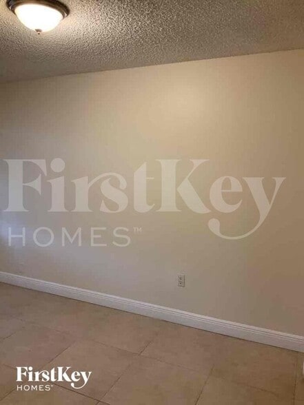 Building Photo - 8410 NW 27th Pl