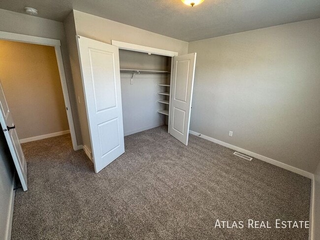 Building Photo - 2530 W Knights Ln