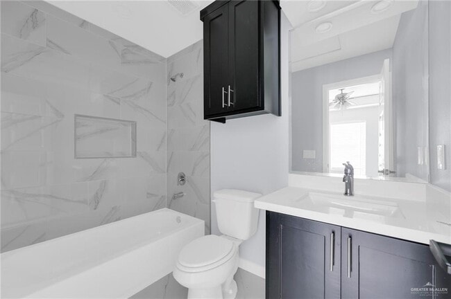 Building Photo - 12 12th St