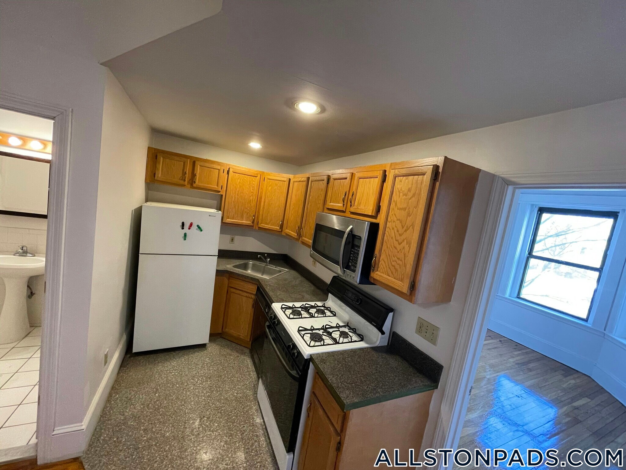 Building Photo - 1254 Commonwealth Ave