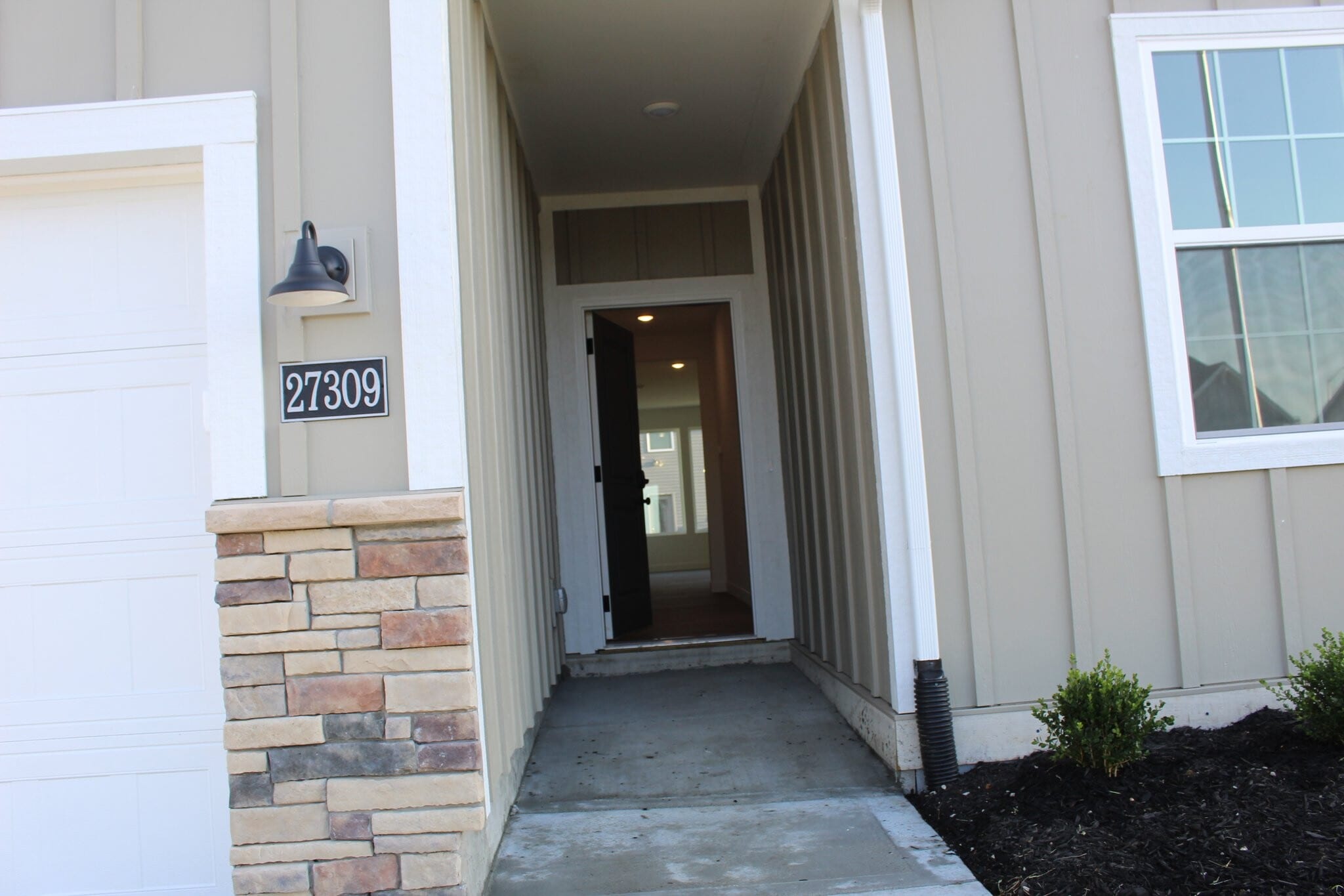 Building Photo - 27309 E Acacia Dr