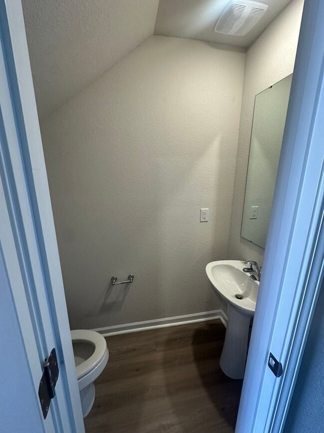 Building Photo - ***MOVE IN SPECIAL*** Wonderful Three Bedroom (Originally 4 Bedrooms That Has Been Converted to a...