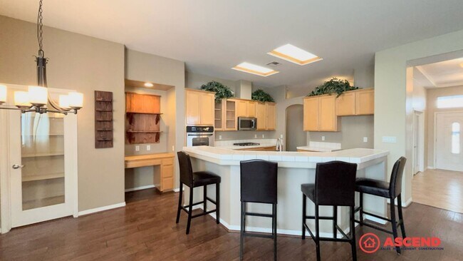 Building Photo - Beautiful Home Located In The Southwest!