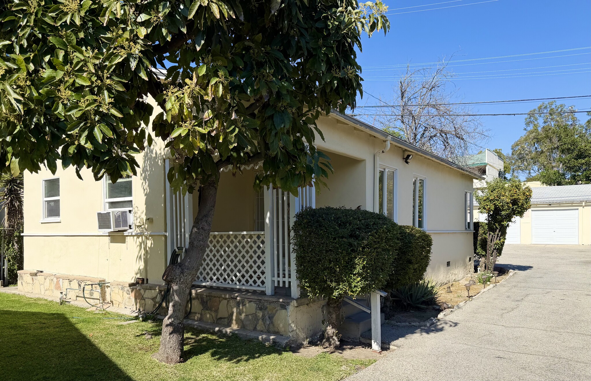 Building Photo - 1521 Dixon St