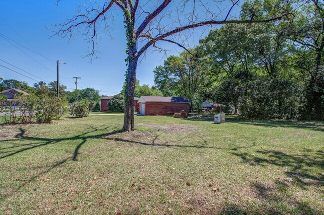 Building Photo - 200 State Rd S-8-384