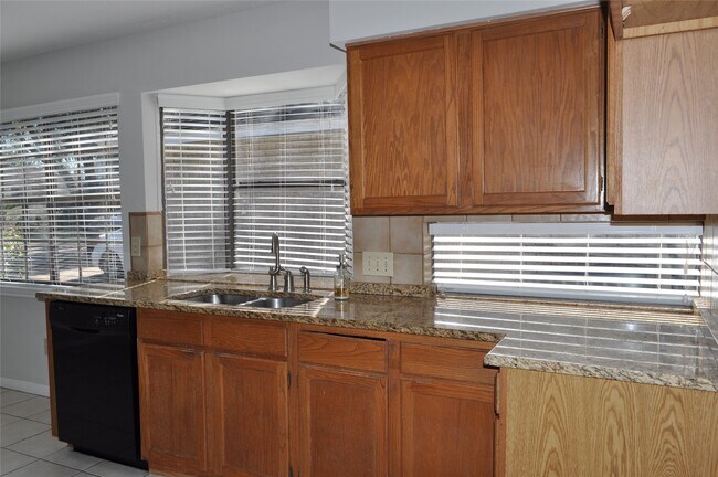 Building Photo - 8639 Sparkling Springs Dr