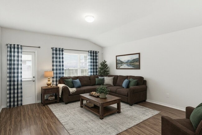 Building Photo - Spacious 4 Bedroom Home with Covered Patio in Red River Ranch