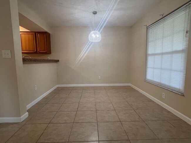 Building Photo - 3019 Bonaventure Cir