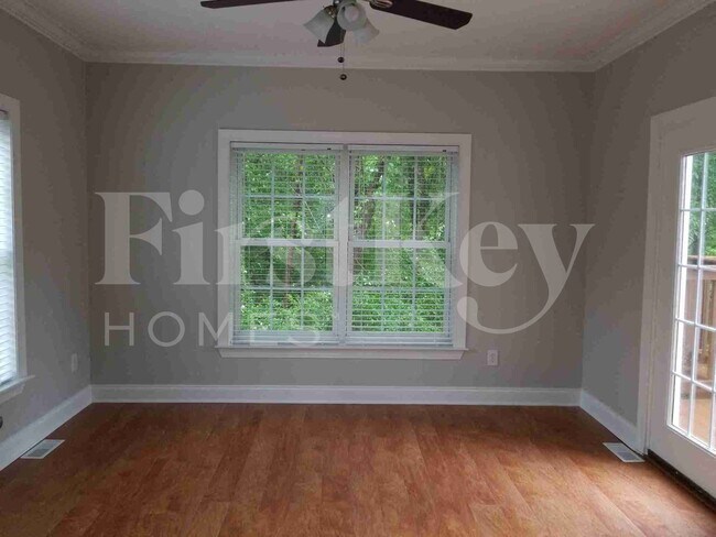 Building Photo - 1911 Chestnut Oak Ln