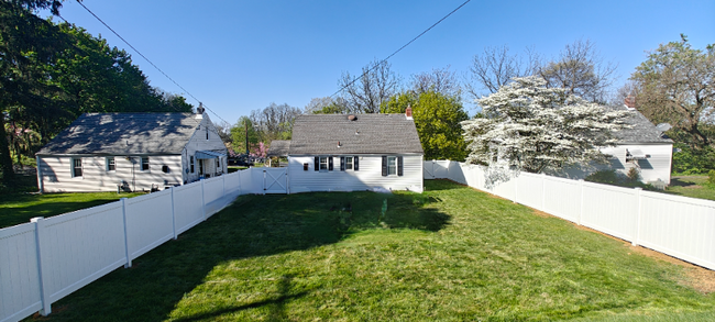 Building Photo - 1745 Rose Ave