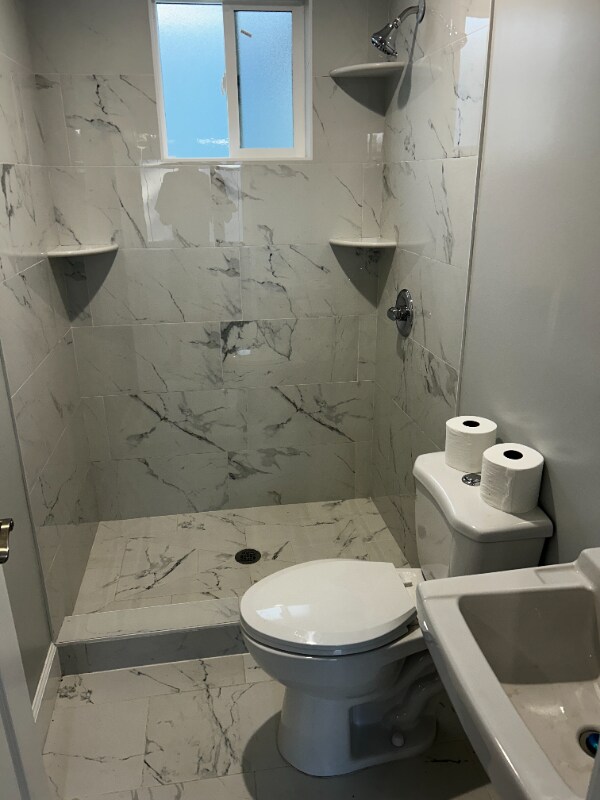 Building Photo - 7814 1/2 Lindley Ave