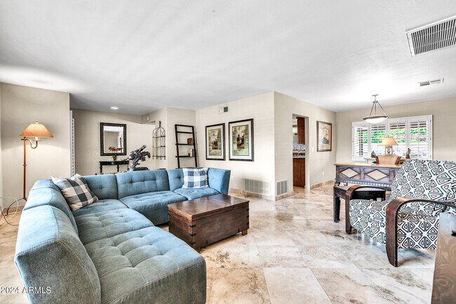 Building Photo - 8532 E San Bruno Dr