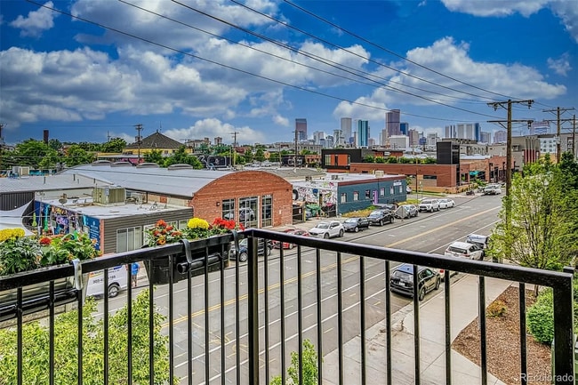 Building Photo - AVAILABLE JULY! Fully-remodeled RiNo Townhome!