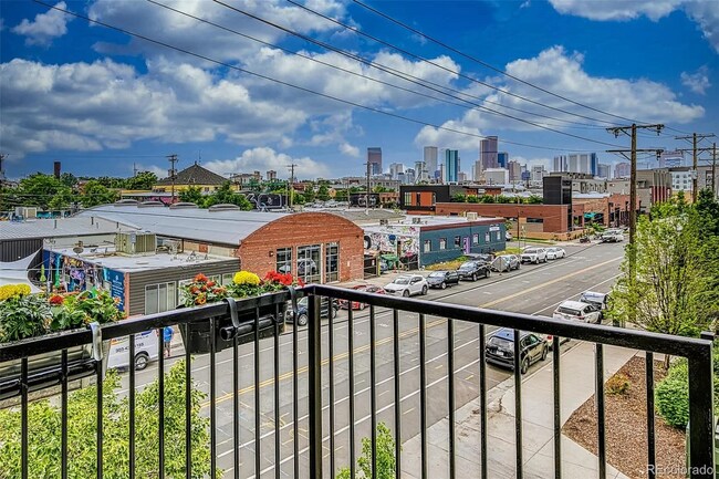 Building Photo - Fully-remodeled RiNo Townhome!