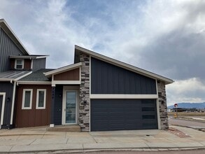 Building Photo - 3 Bedroom Ranch with Finished Basement Available Now!
