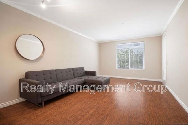 Building Photo - 9253 Regents Rd