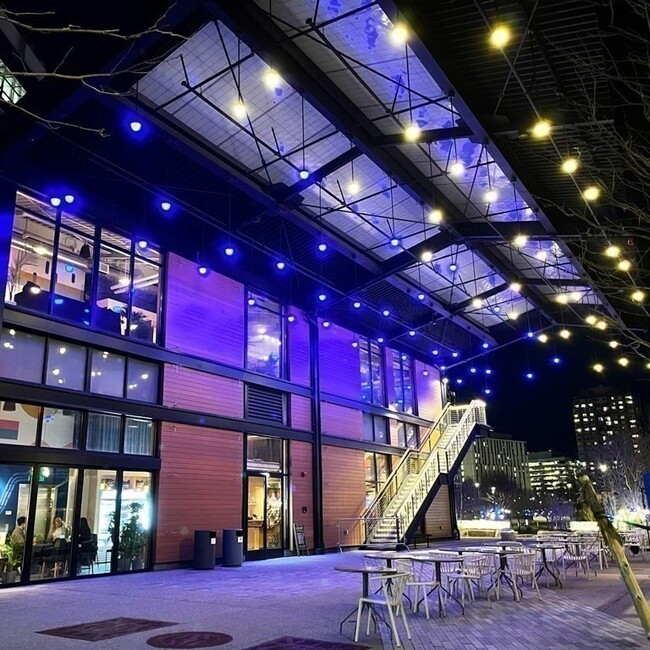 Building Photo - 2 Earhart St