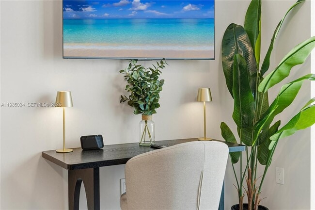 Building Photo - 121 NE 5th St