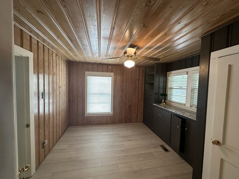bed 3 - 116 Phillips St