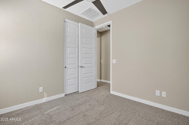 Building Photo - 2350 W Gloria Ln