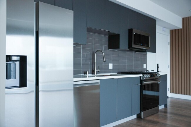 Building Photo - 8940 Reseda Blvd