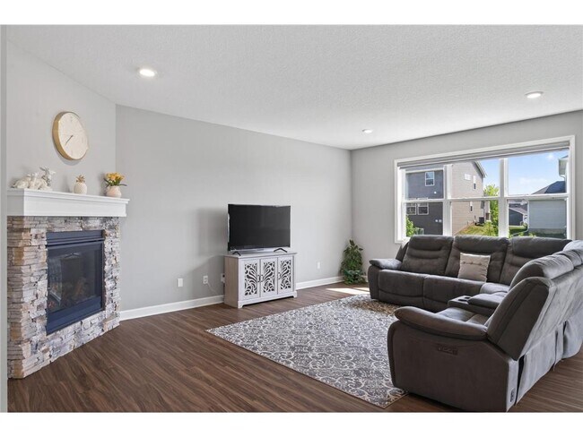 Building Photo - 1559 Edgebrook Ln