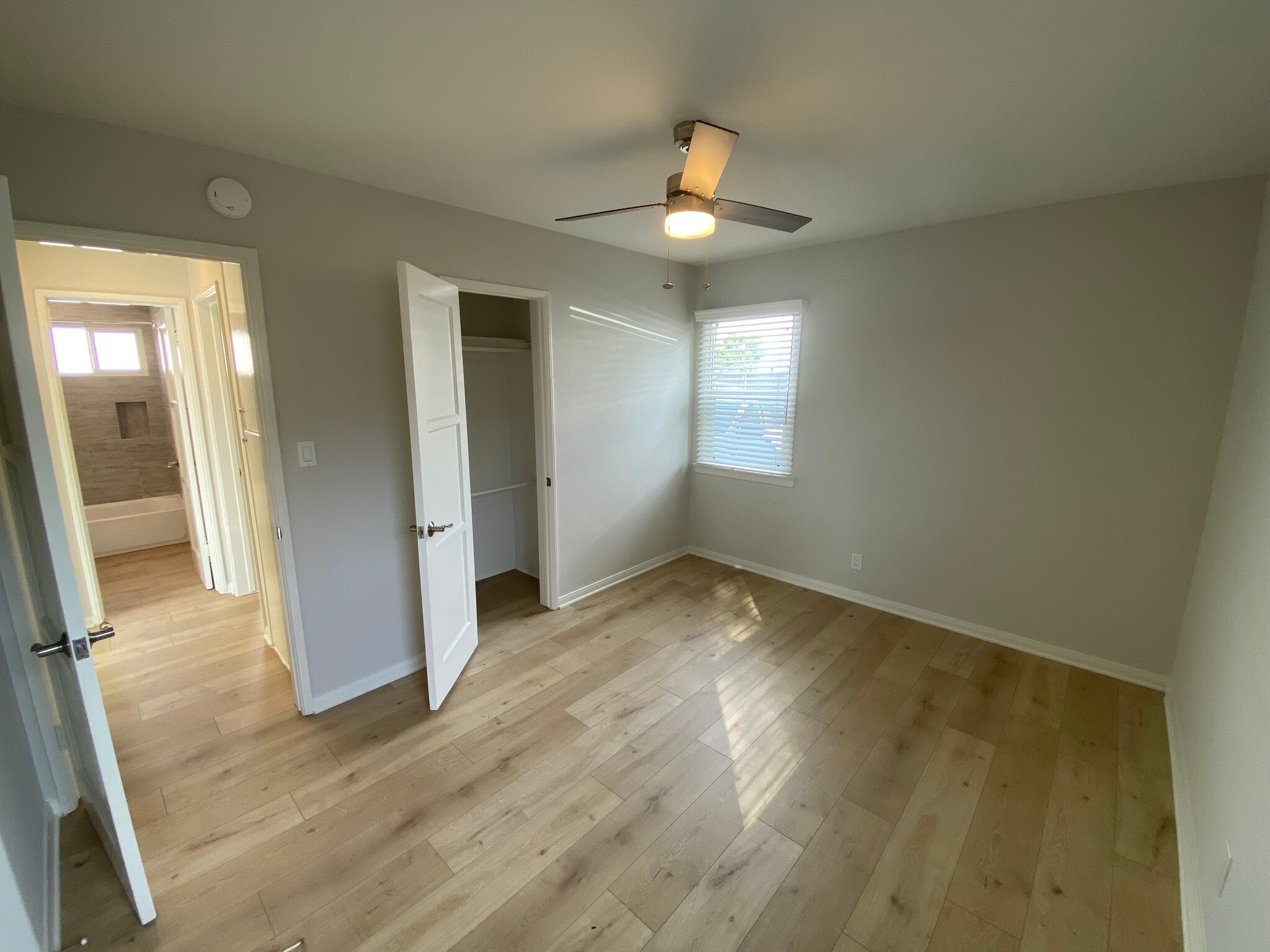 Building Photo - 14320 Condon Ave