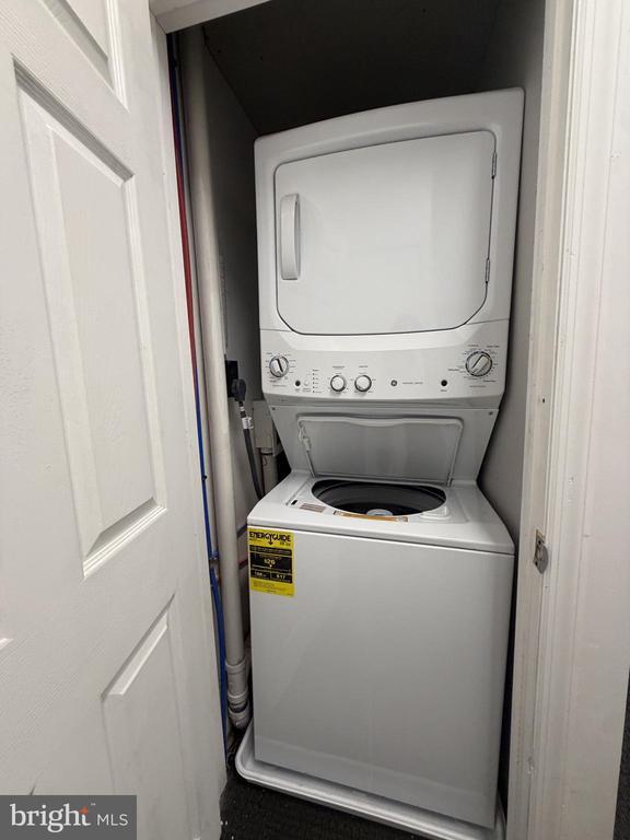 Building Photo - 2008 Chestnut St