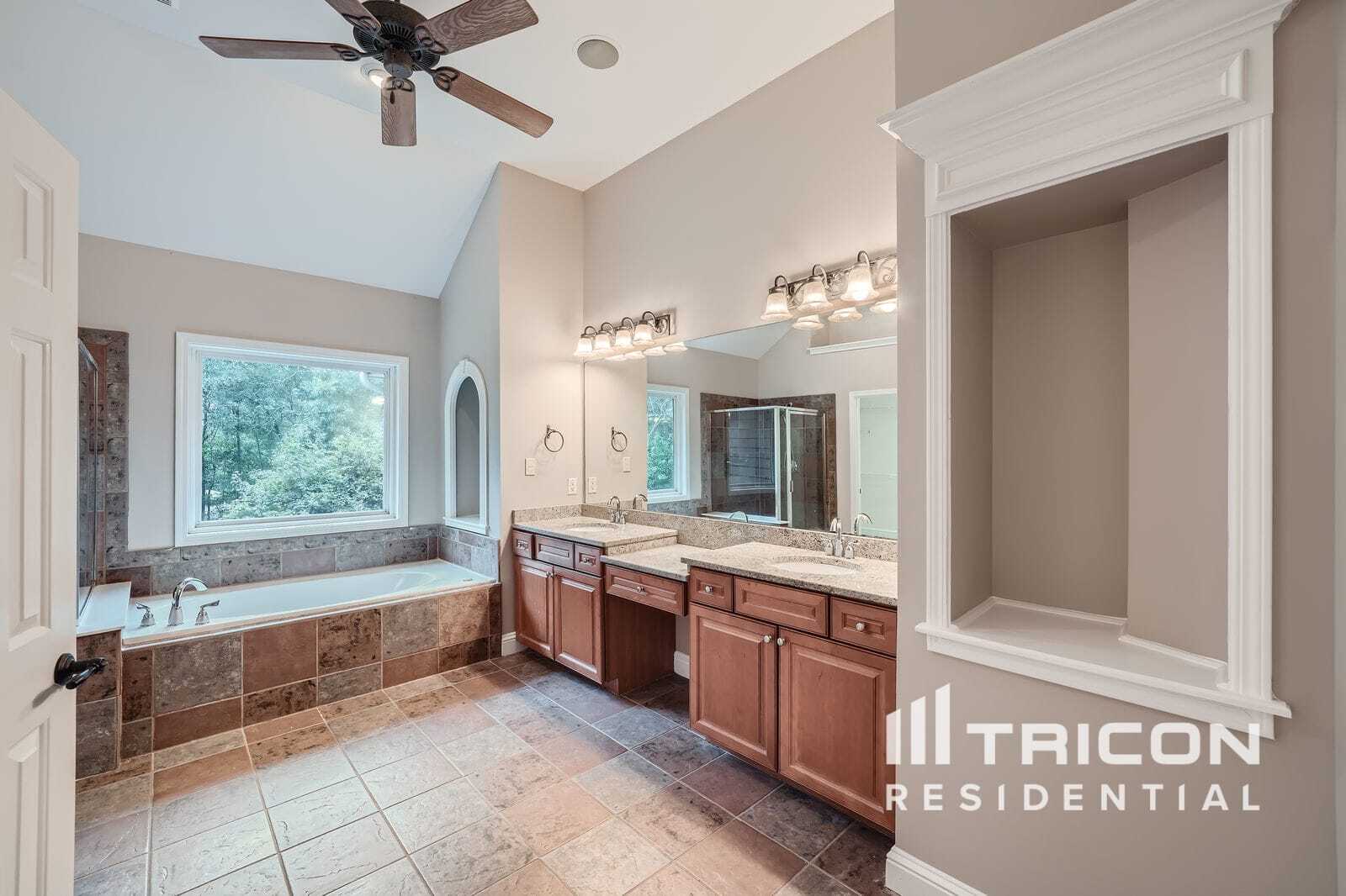 Building Photo - 6315 Tamarack Tr