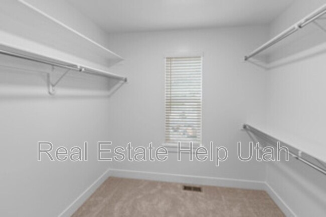 Building Photo - 285 W 1150 N