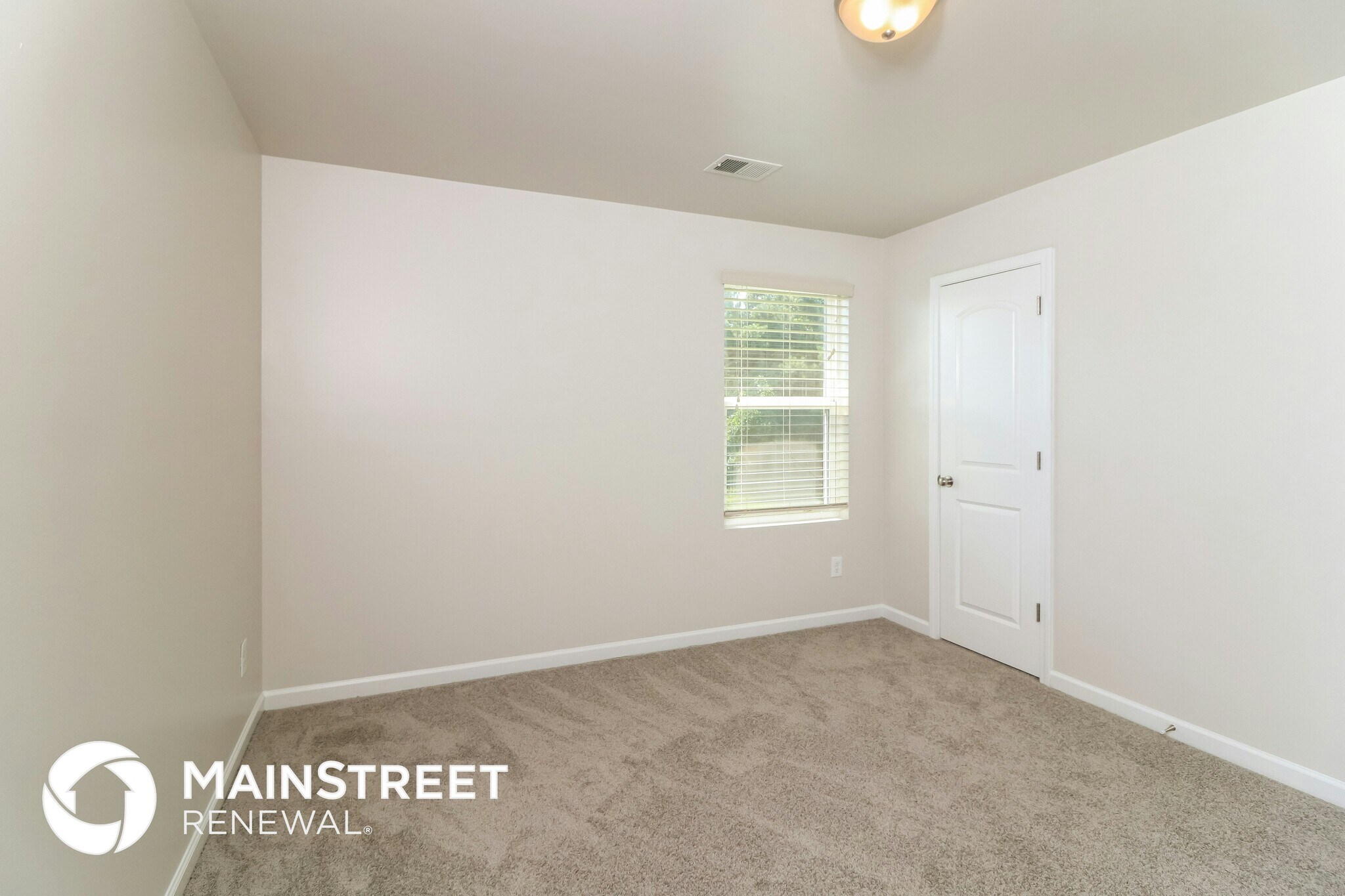 Building Photo - 404 Scenic View Ct