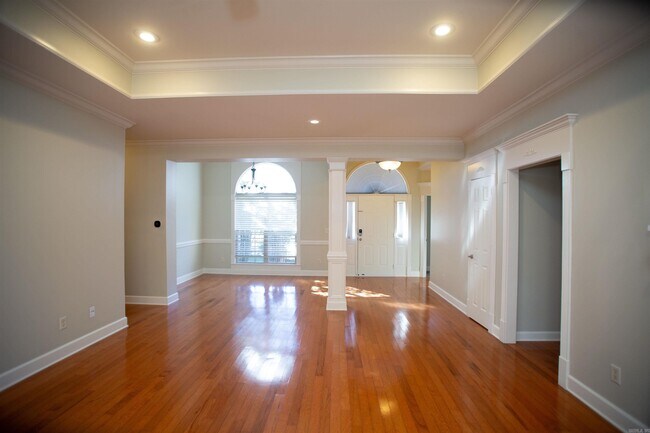Building Photo - 15418 Hartford St