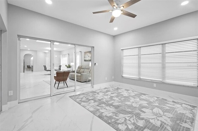 Building Photo - 5730 Parkview Lake Dr