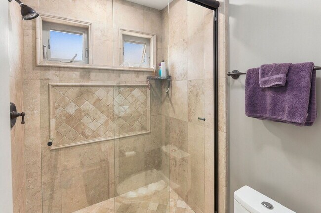 Building Photo - Your Furnished Coastal Escape Awaits!
