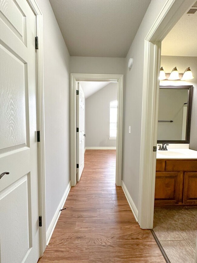 Building Photo - 3 Bed, 2 Bath Home in Fayetteville!