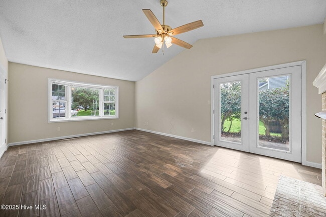 Building Photo - 105 Wedgewood Dr
