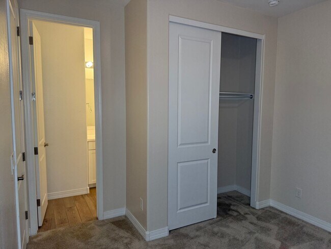 Building Photo - 1673 N St Francis Pl