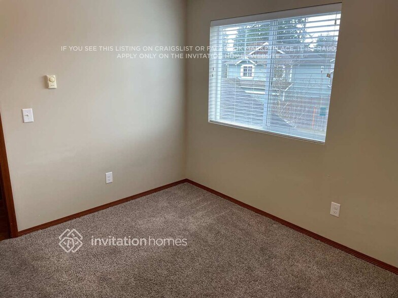 Building Photo - 6117 86th Ave NE