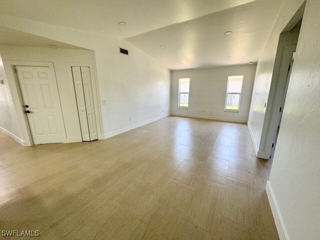Building Photo - 708 SE 11th Pl